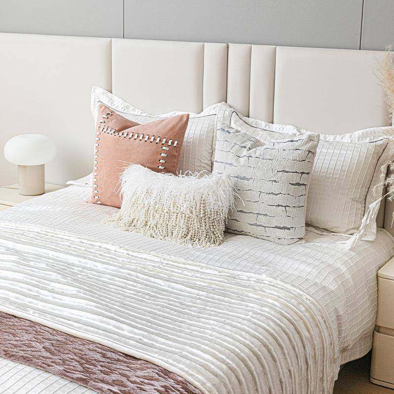 现代轻奢高级感粉色系床品9件套女孩卧室奢华样板间床上抱枕搭毯