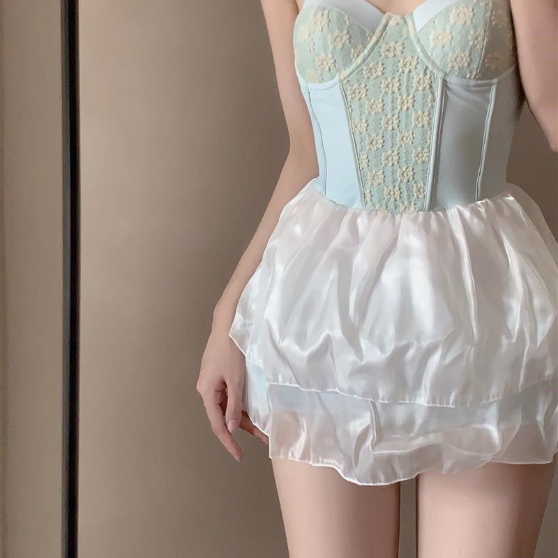 2024新款浅蓝日系o泡温泉女钢圈聚拢仙女风碎花云朵泳衣连体保守