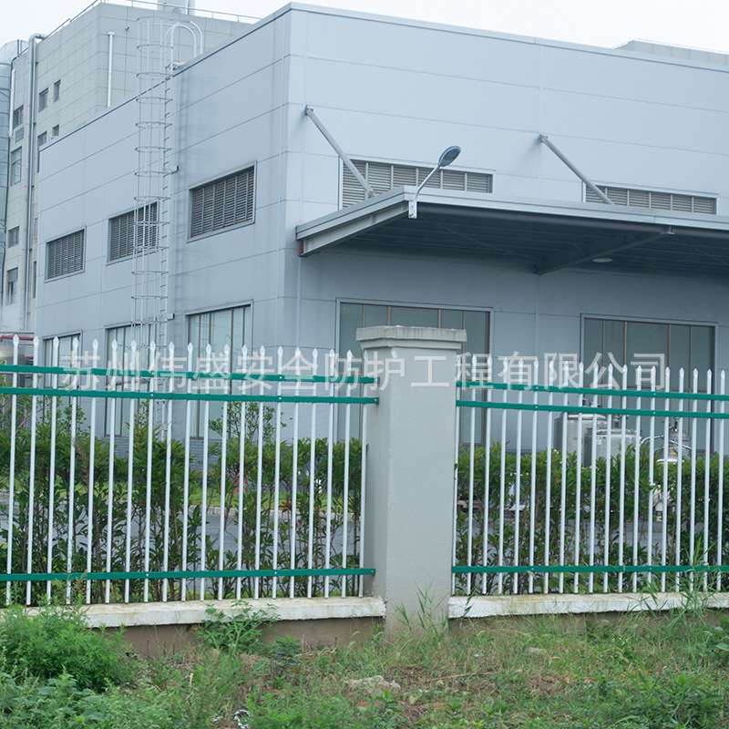 厂家供应C型锌钢护栏 三横梁厂区围栏市政学校庭院别墅围墙护栏