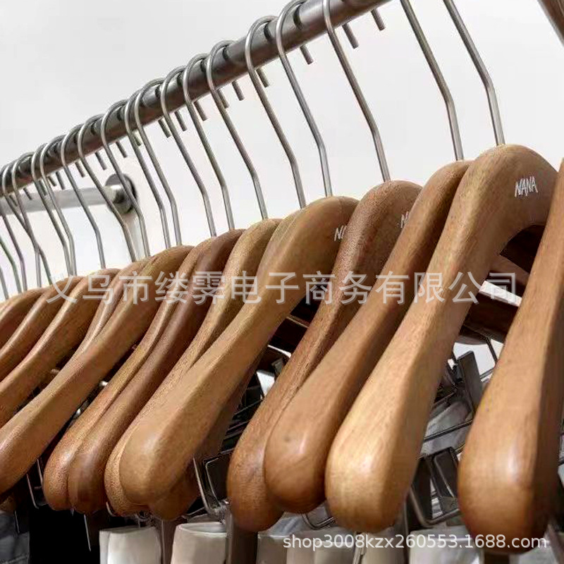 新款高档服装店胡桃木色木质衣