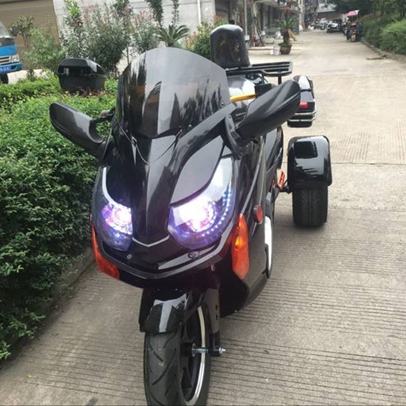 电动三轮沙滩车跑车代步车踏板马杰斯特休闲公路赛街跑不倒翁摩托