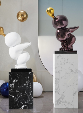 现代客厅样板间玄关电视柜软装饰品网红轻奢摆件创意卡通人物雕塑