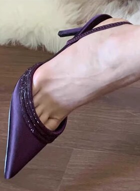 2025夏季款尖头包头缎面凉鞋一字带法式细跟宴会鞋紫色高跟鞋女