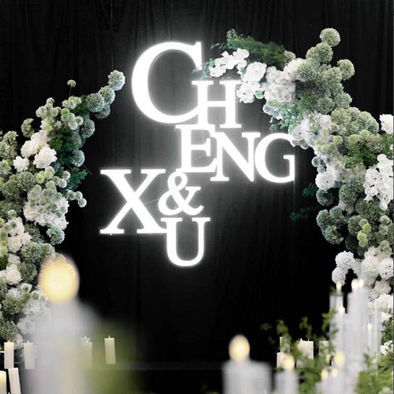 婚礼霓虹灯发光字logo无边字背景装饰新人名设计英文字母灯箱