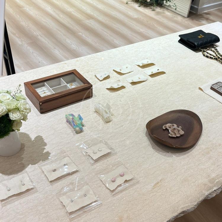 北欧天然罗马黄洞石民宿酒店边几别墅样板房长方形餐桌服装店展台