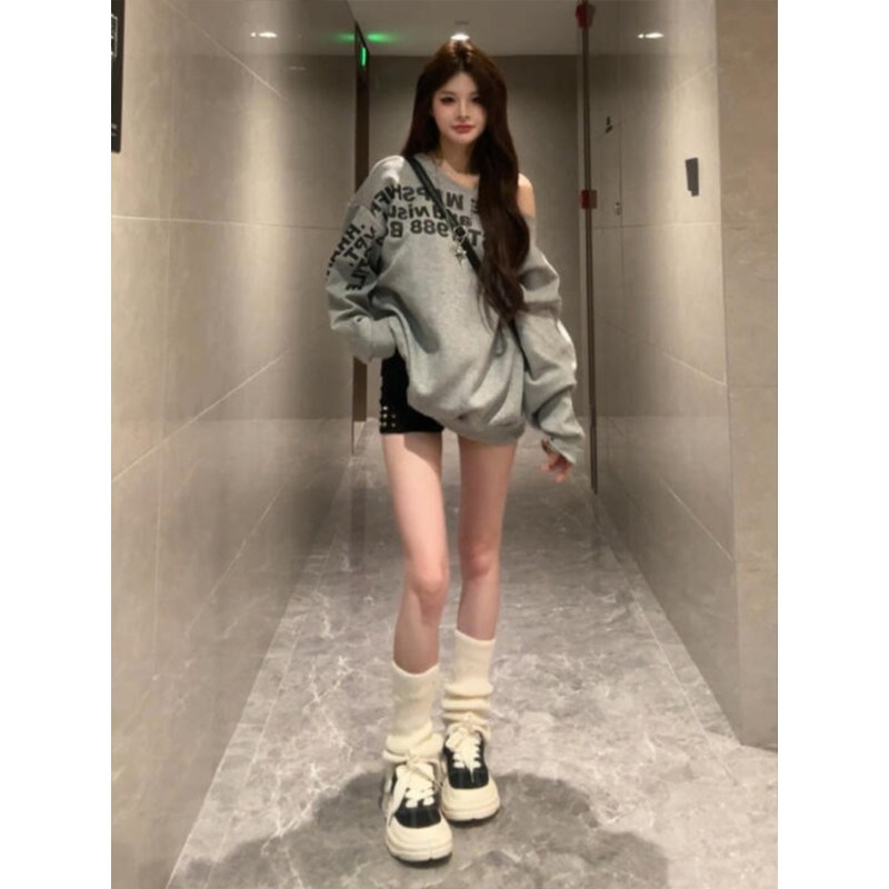 美式慵懒风字母斜肩长袖卫衣女秋季大码胖mm宽松显瘦甜辣露肩上衣