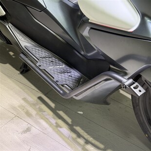 适合25款PCX护杠PCX160护杠脚踏改J装保险杠铝合金防滑加厚踏板