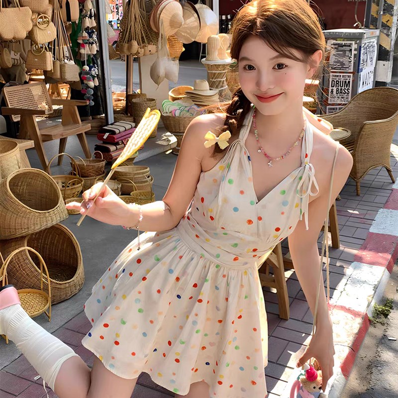 泳衣女高级感2025新款甜美连身挂颈裙式保守微胖遮肉海边度假温泉