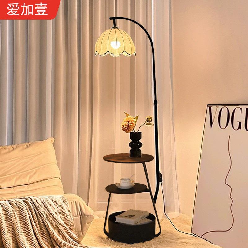 中古风客厅落地灯创意沙发边高级感床头置物茶几卧室复古落地台灯
