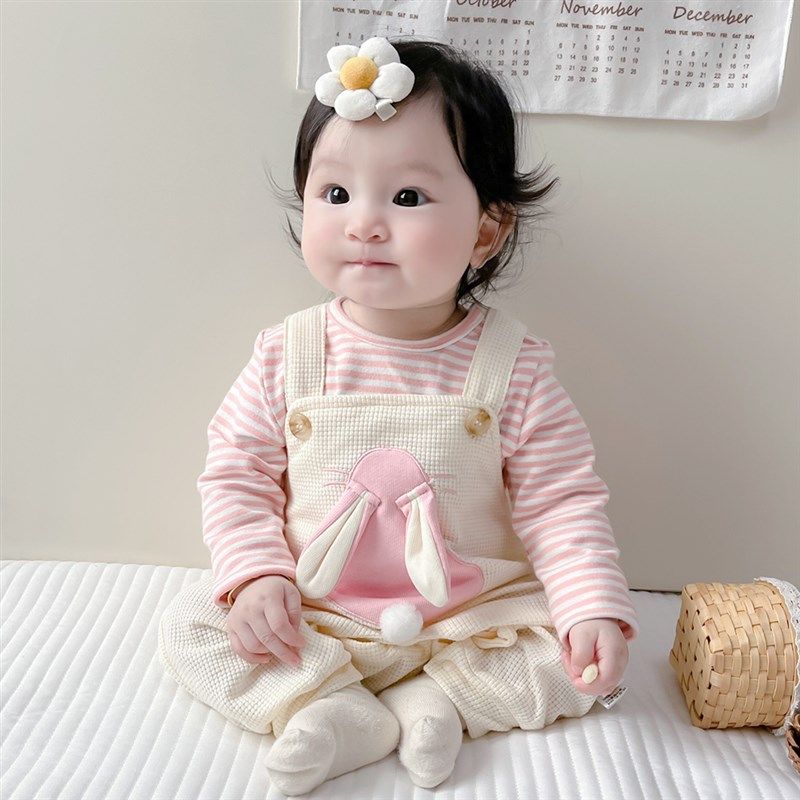 婴儿连体衣春秋款长袖女宝宝背带裤洋气小套装外穿网红婴幼儿春装