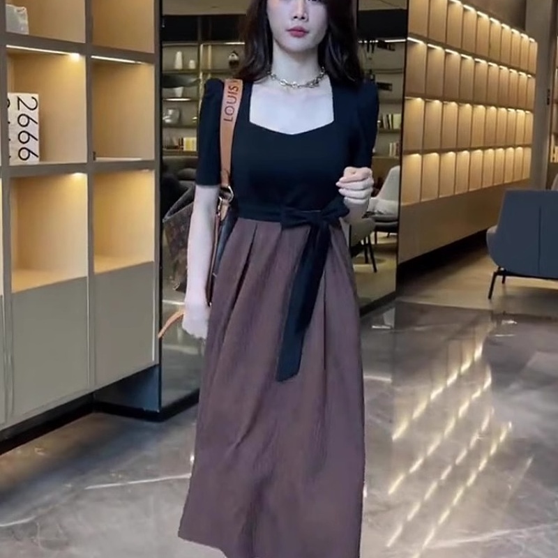 赫本风法式连衣裙女夏2024新款收腰显瘦方领短裙高级感假两件裙子