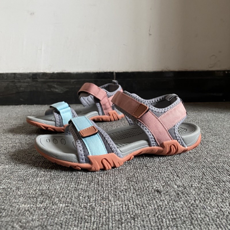 2025年女士夏季魔术贴一字带户外徒步凉鞋防滑耐磨沙滩鞋日常百搭