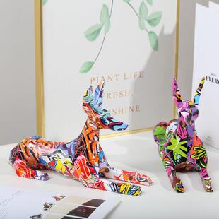 彩色抽象杜宾犬树脂工艺品家居装饰摆件装修软装客厅卧室潮流摆件