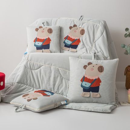 卡通抱枕被子两用二合一汽车靠垫办公室午休毯子枕头X空调夏凉被