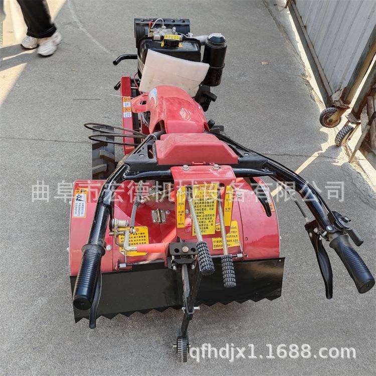 手扶柴油转向款四驱微耕机 果园开沟施肥机 小型微耕机