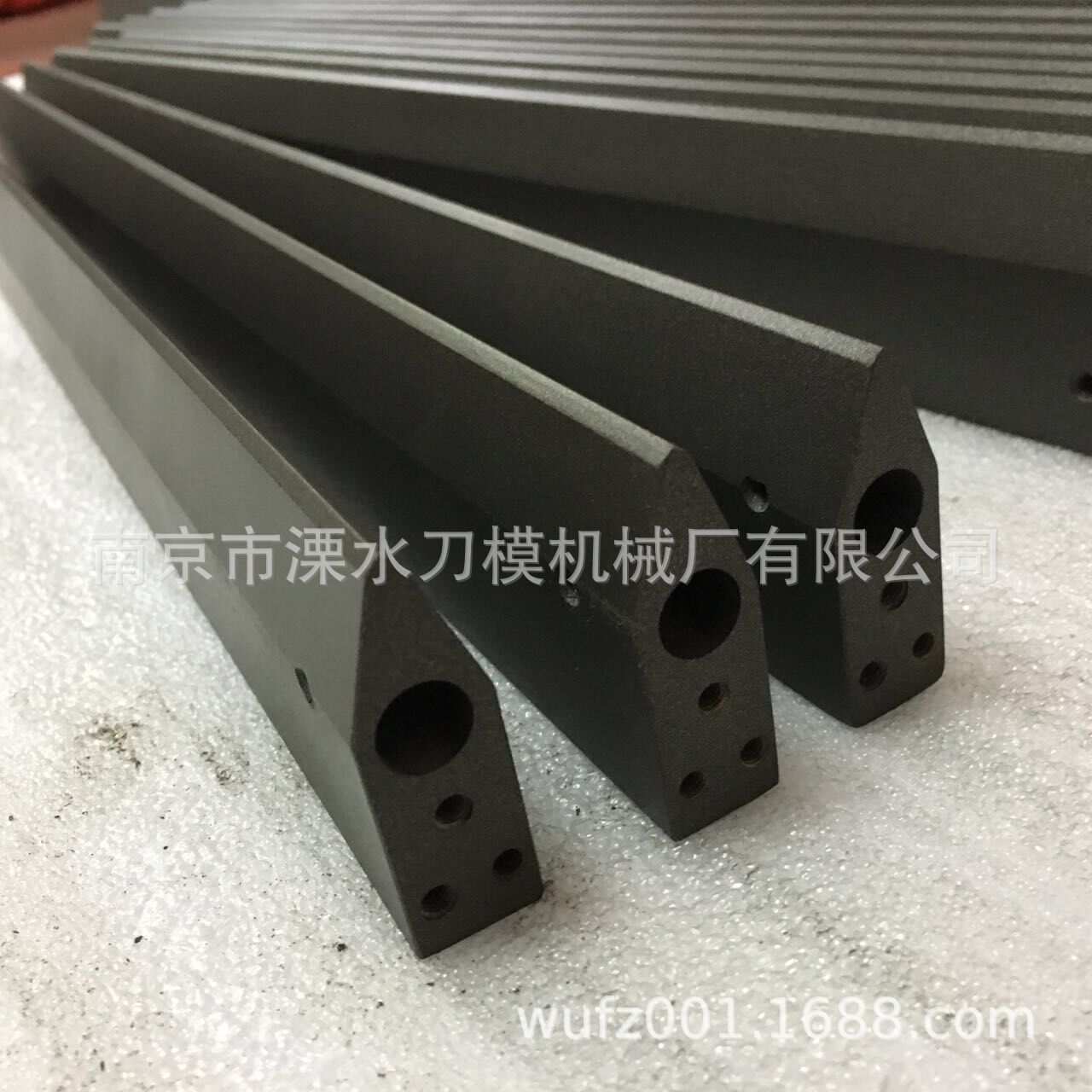 套袋机热封切刀耐高温包装机无烟刀制袋机烫刀电加热封裁刀刀片图片