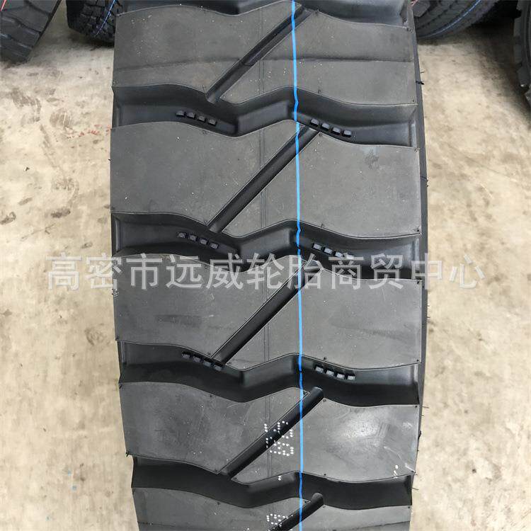 1200R20矿山前四后八车轮胎 12.00R20卡客车轮胎