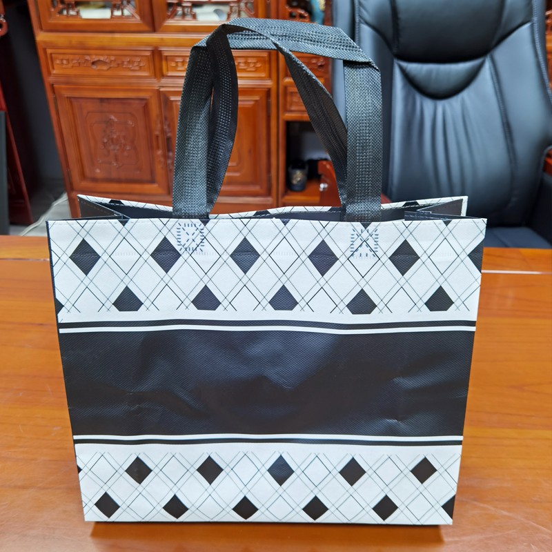 无纺布袋定制logo覆膜防水大号服装店M礼品袋印字环保袋订做