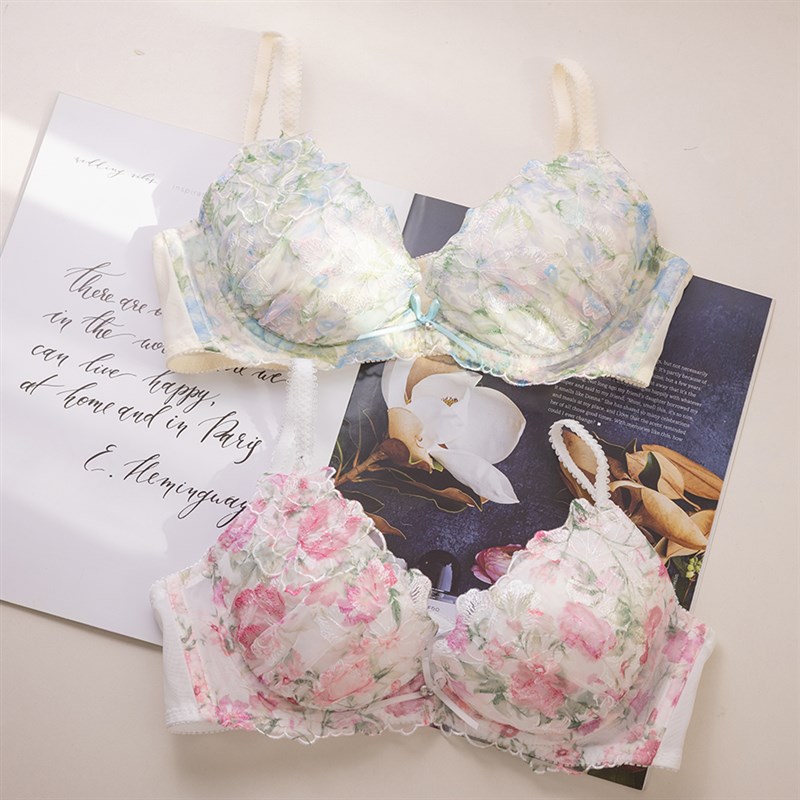 日系少女可爱甜美碎花纯欲低鸡心有钢圈内衣套M装内衣内裤女65EF