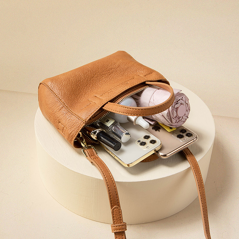 秋冬小包夏季软皮单肩斜挎手提包女D小众百搭通勤高级质感时尚背