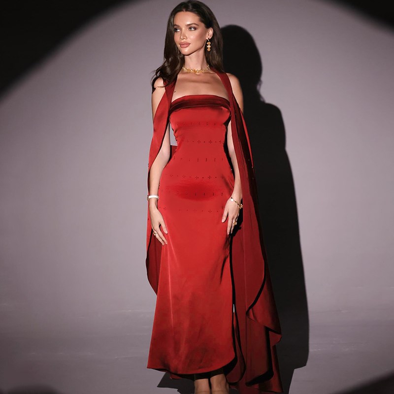 2025新款红色气质敬酒服高级感抹胸气质礼服裙子女夏季缎面连衣裙