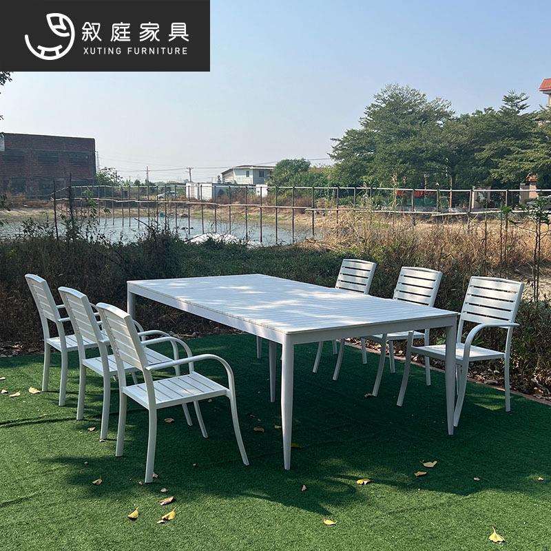 户外休闲桌椅金属奶茶店圆桌子现代简约咖啡室黑框长方桌椅组合