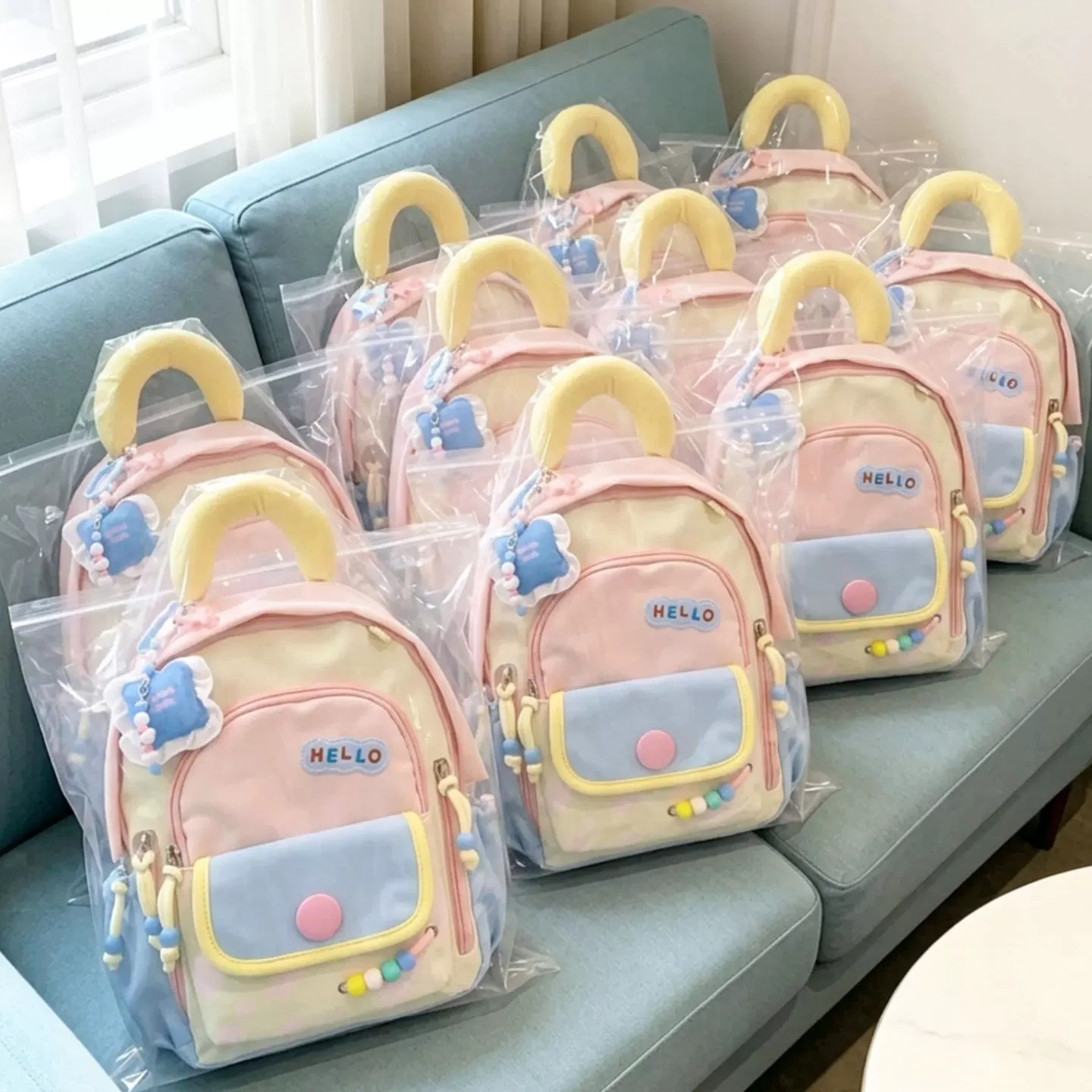 多巴胺幼儿园书包大容量儿童书包女小学生双肩包小型轻便上学背包