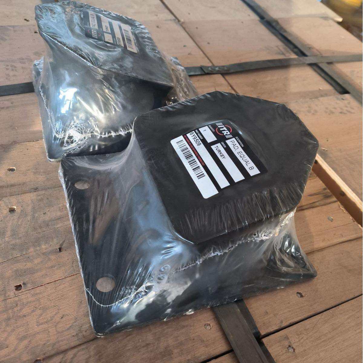 6Y9509胶块-卡特彼勒D8N-D8R- D8T-D9T推土机平衡梁/平衡杆橡胶垫