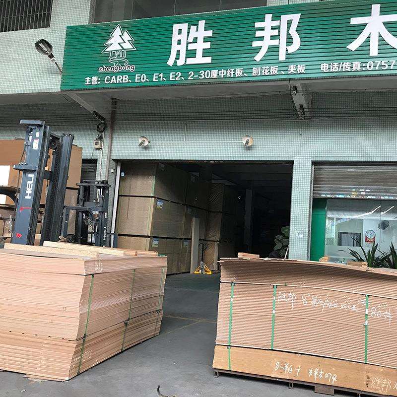 厂家直销8mm9mm货架板坑板各种颜色贴面板mdf中密度纤维板