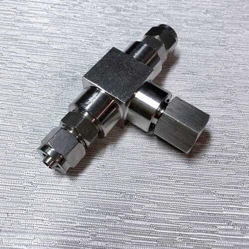 不锈钢快拧三通接头 中间内螺纹RC1/8 两侧接内径4mm外径6mm pu管