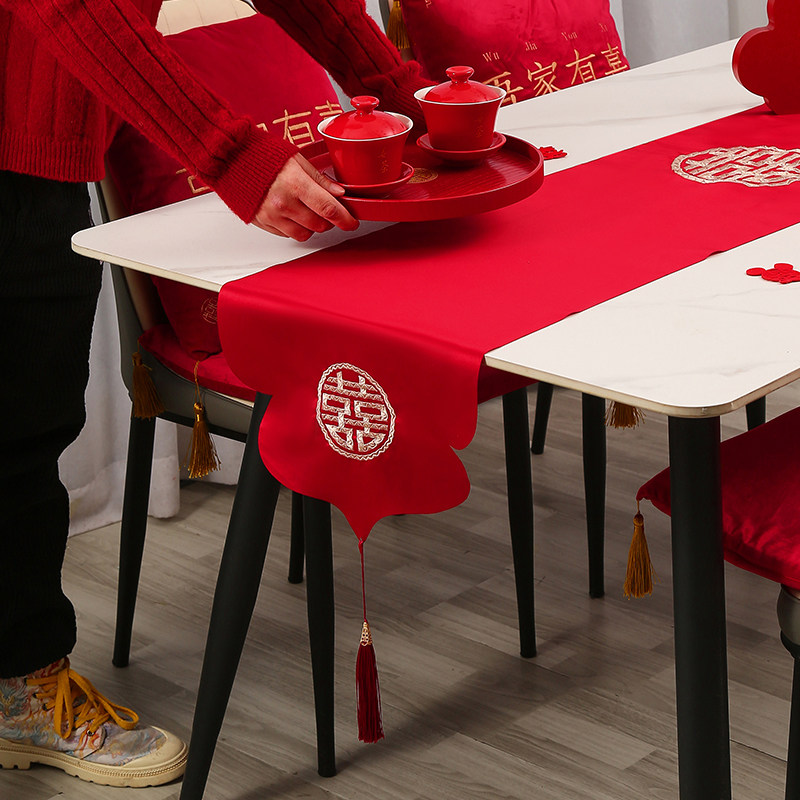 结婚桌旗红色圆喜绸缎桌布装饰条茶几餐桌电视柜盖巾婚庆装饰用品