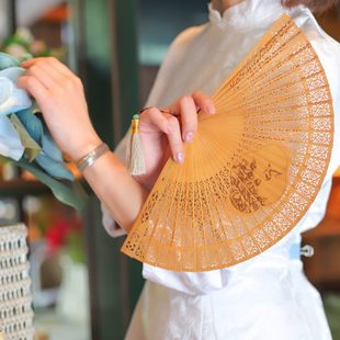 檀香扇古典中国风折叠扇工艺扇礼品扇古风檀木折扇 香木扇