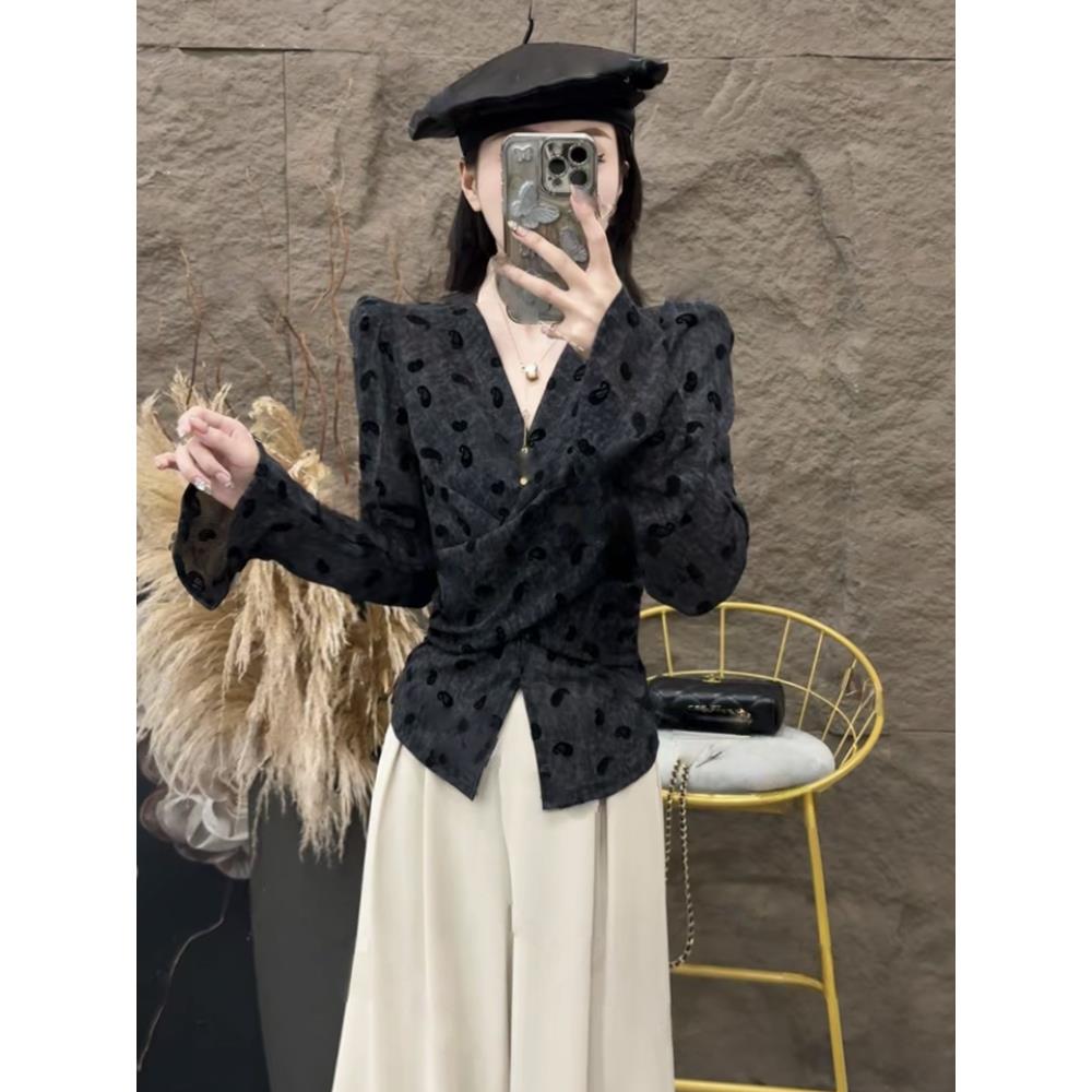 2025秋季新款设计感小众修身显瘦长袖T恤女装高级感百搭交叉上衣