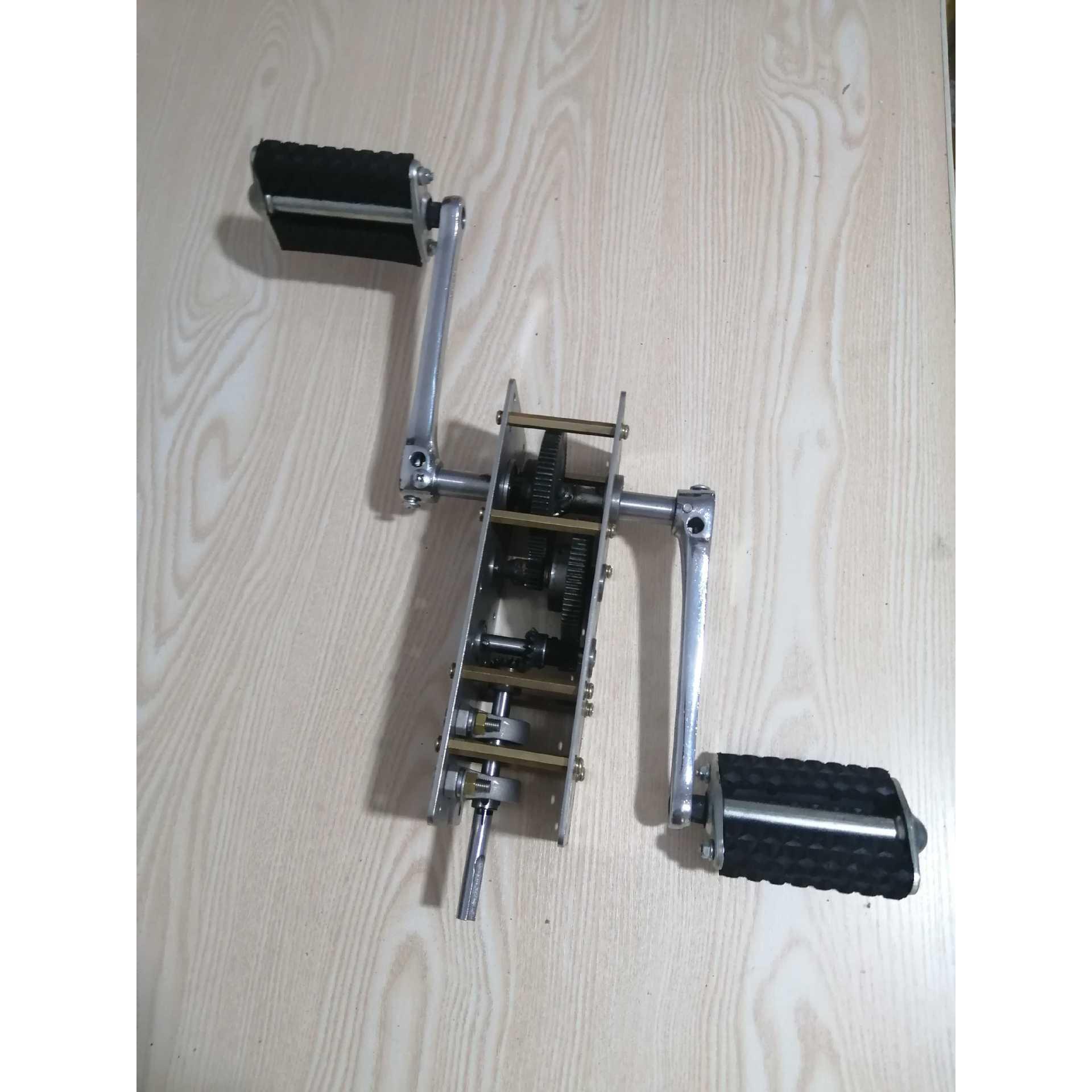 脚踏增速齿轮箱减速箱变速箱传动箱手摇发电机朝后可朝上90度