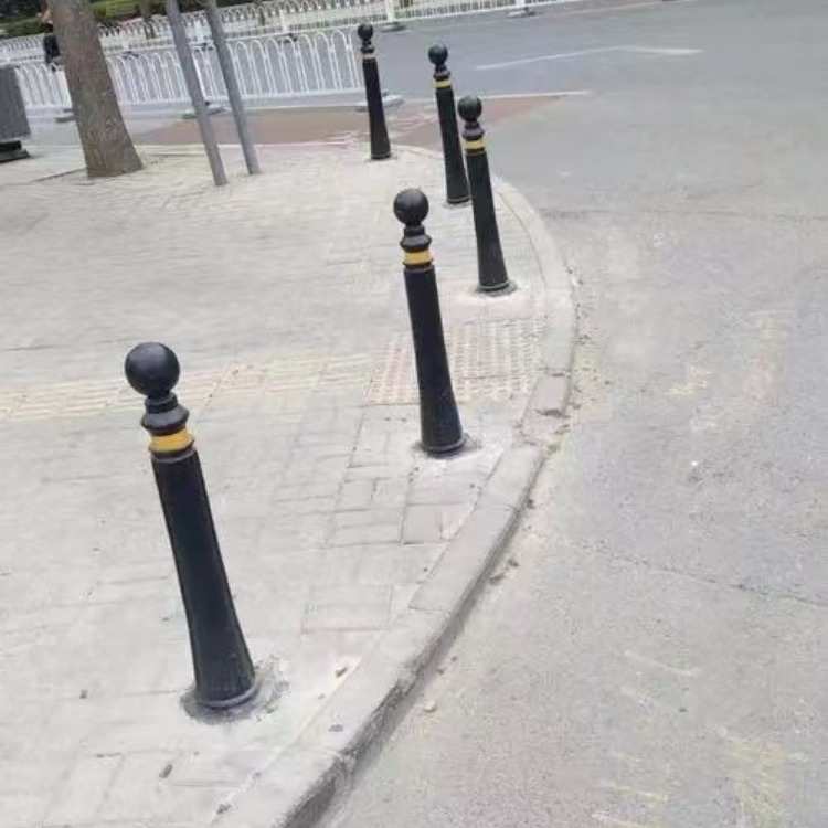 铸铁分道隔离罗马柱广场路障止车路桩河道防撞柱底座护栏墩厂家图片