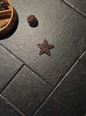 黑色中式客厅仿古地砖庭院莱姆石瓷砖H板材户外防滑花坛园地铺民