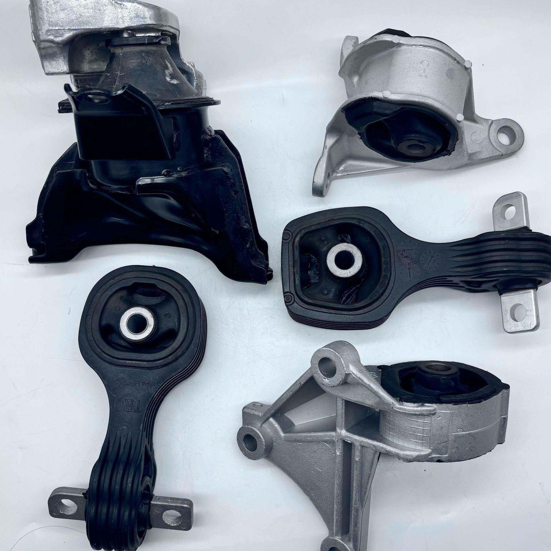 适用于15-17款发动机支架CRV2.4L