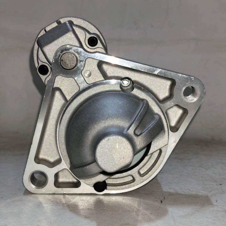 8215003ASV0001 D6GC239 GS4 5GA3汽车起动机