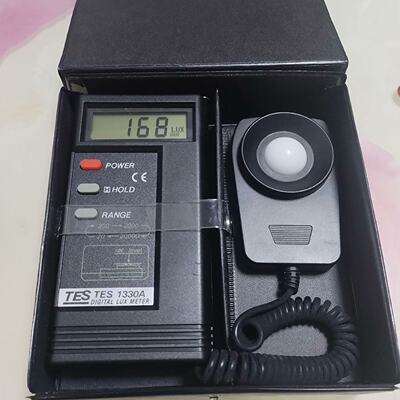 议价Taiwan Taishi Tes1330A Digital Illuminance Meter Ran 200