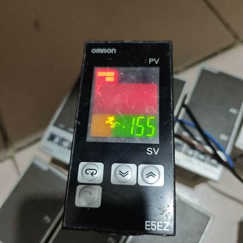 【询价】温控器E5EZ-R3T的2个通电：如图为价适用