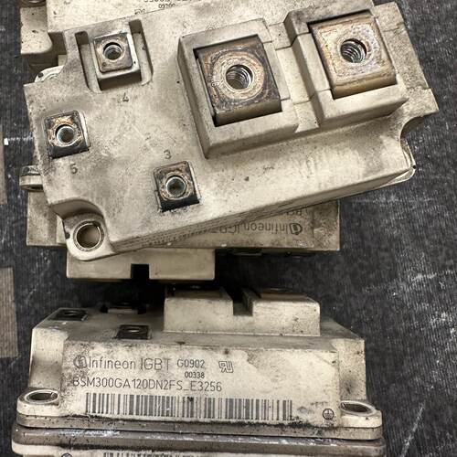 询价-英飞凌模块BSM300GA120DN2FSE3256BS