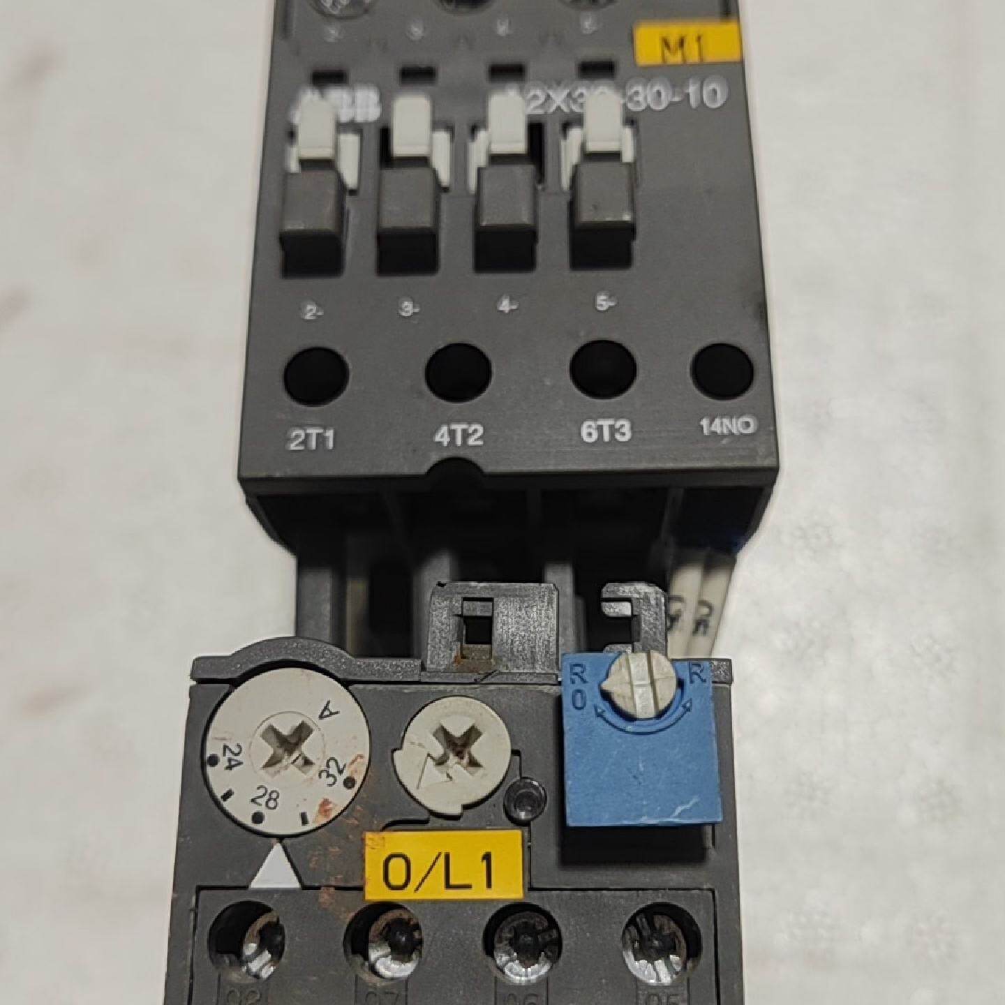 询价-交流接触器型号A2X323010