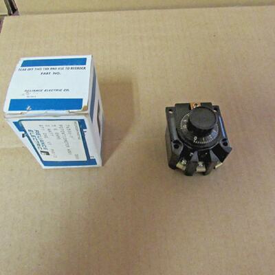 RELIANCEELECTRIC76500T5KOHMS3W电位计全新带盒优惠