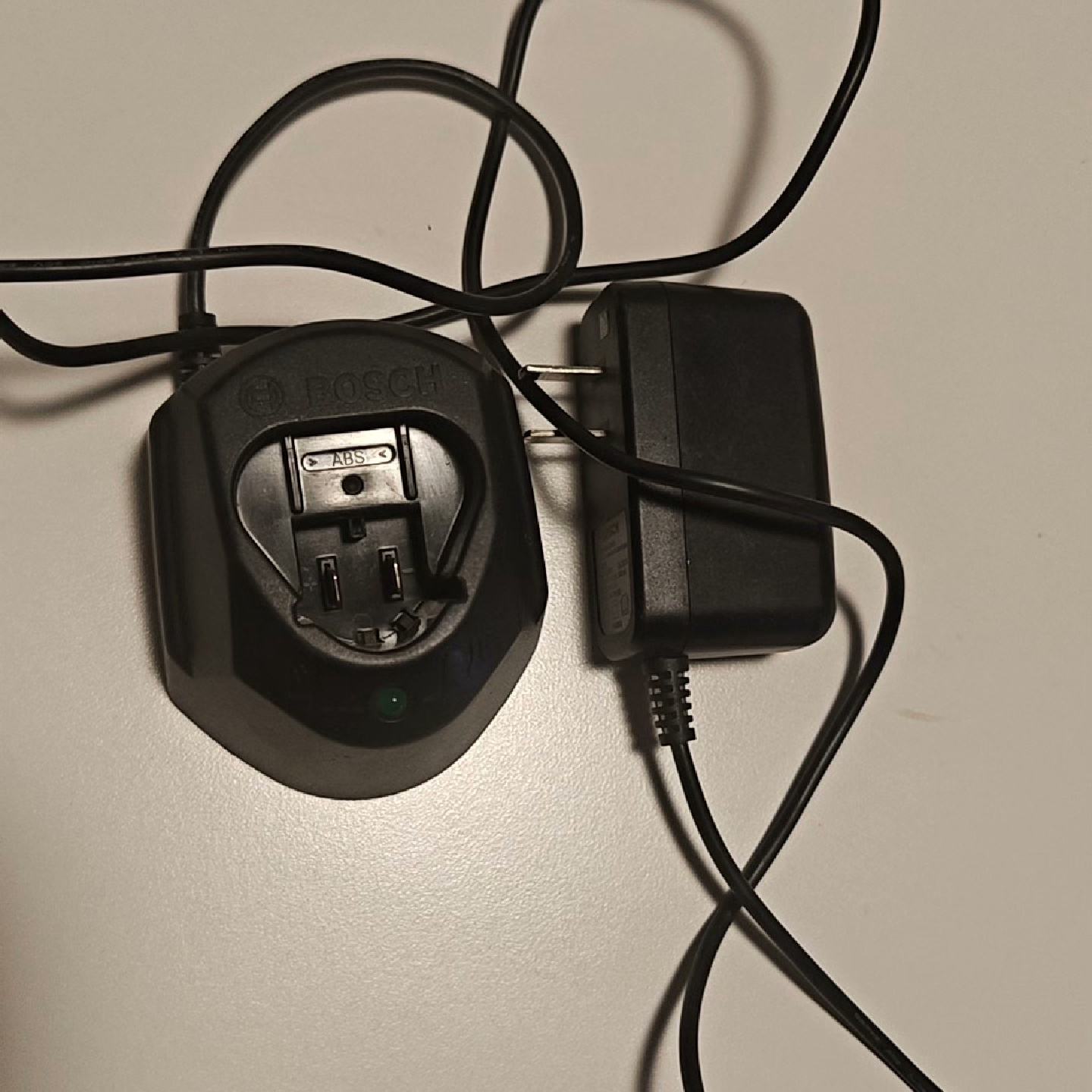 博世12V充电器原装正品功能正常--议价商品