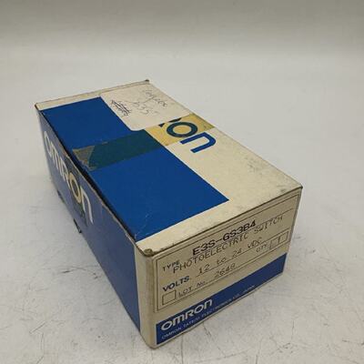 Omron E3SGS3B4 Czujnik fotoelektryczny