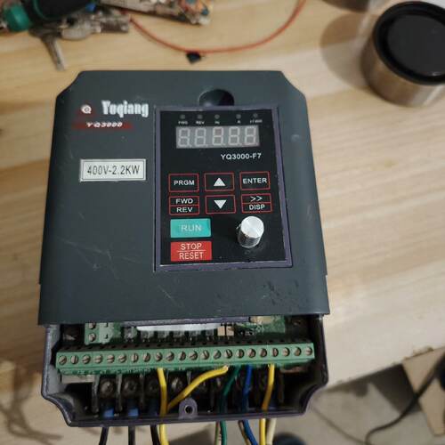 溢价-誉强变频器YQ3000F7402P2G2.2KW