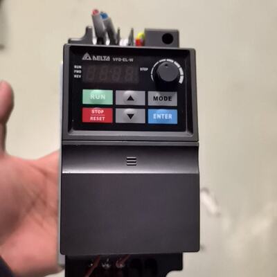 议价台达变频器 VFD007EL21W
