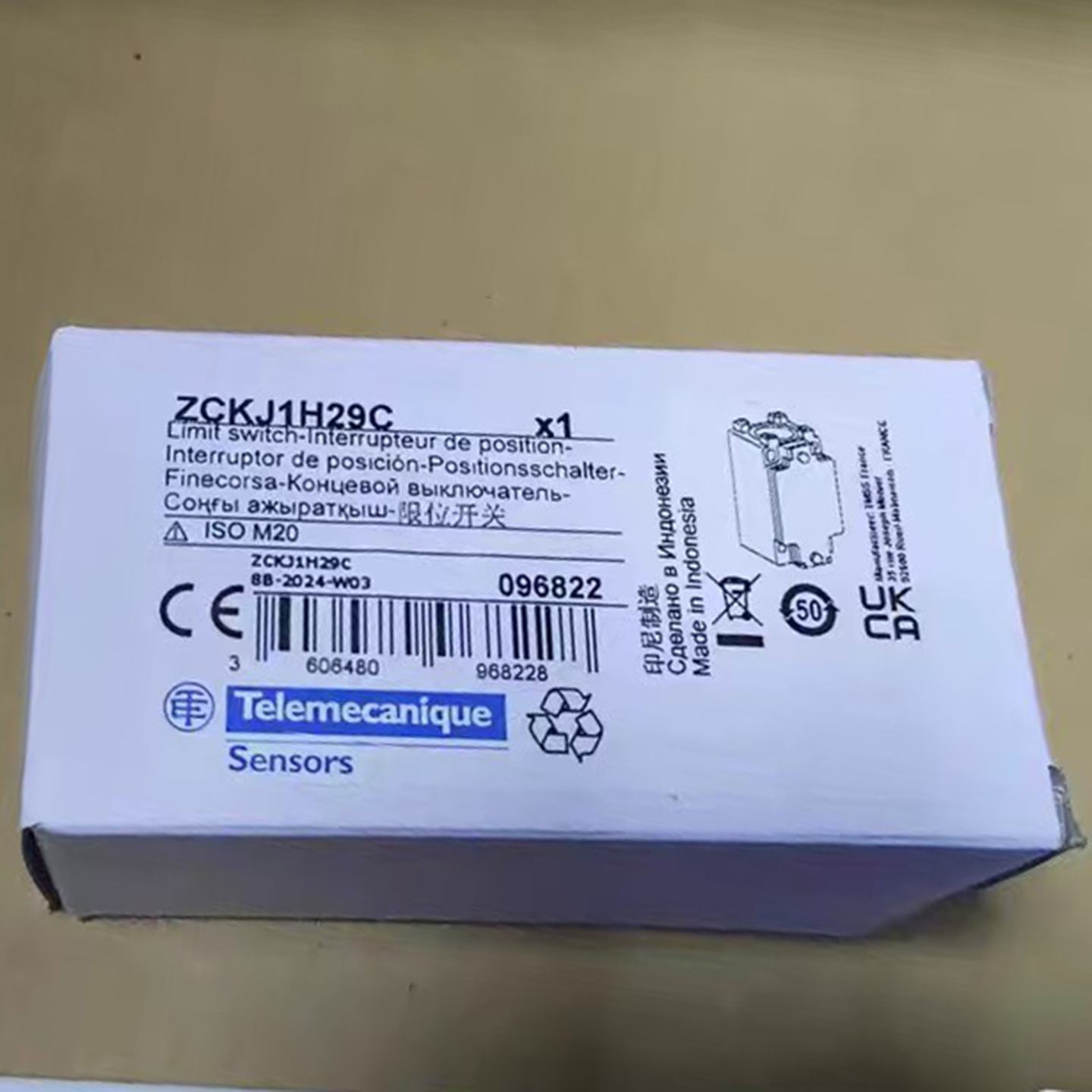 议价ZCKJ15H29/ZCKJ1H29/ZCKJ1H29C/ZCKJD39H29施耐极限开关全新 - 实物图