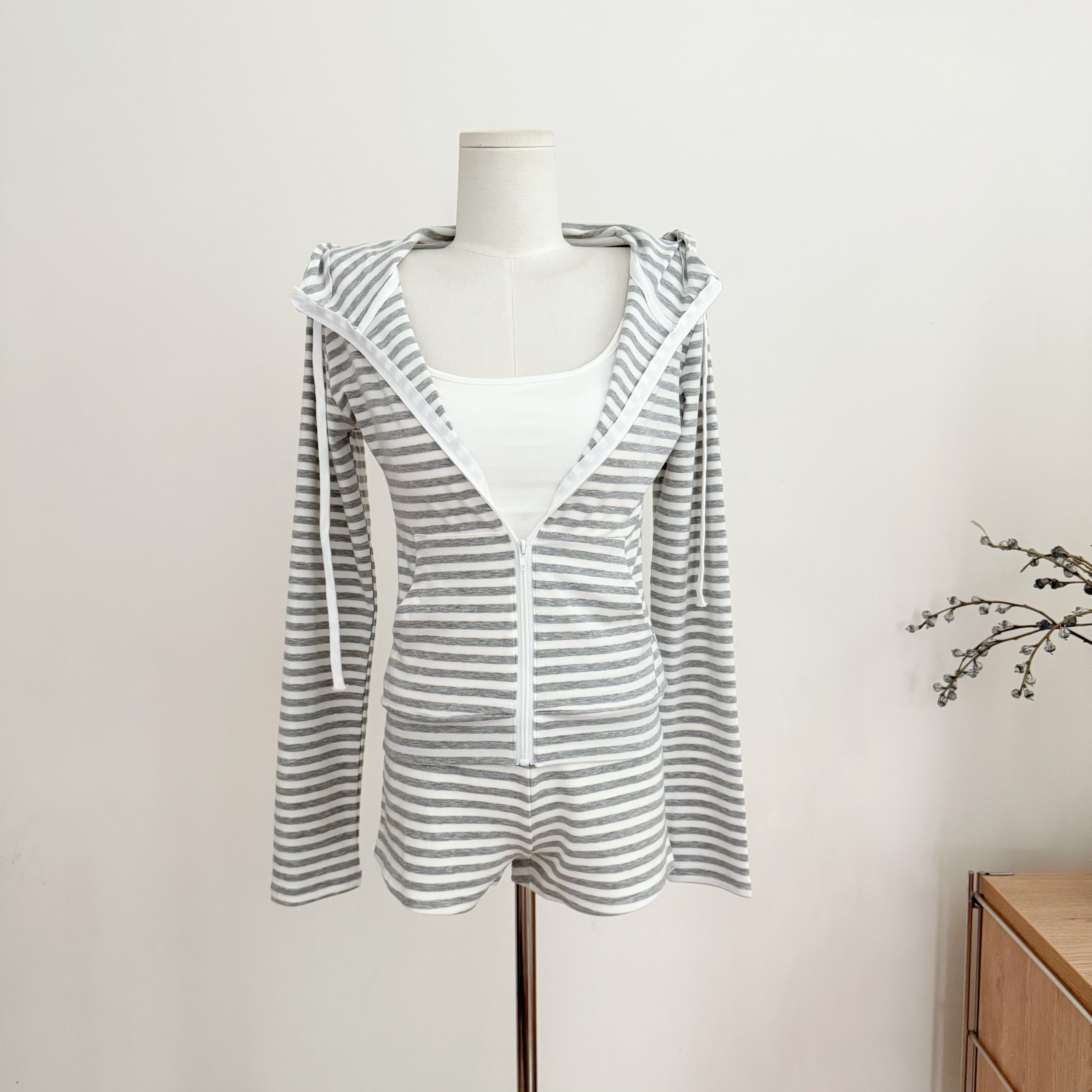 YOLO SHOP 韩系慵懒松弛感条纹开衫短裤套装女夏季休闲风针织套装