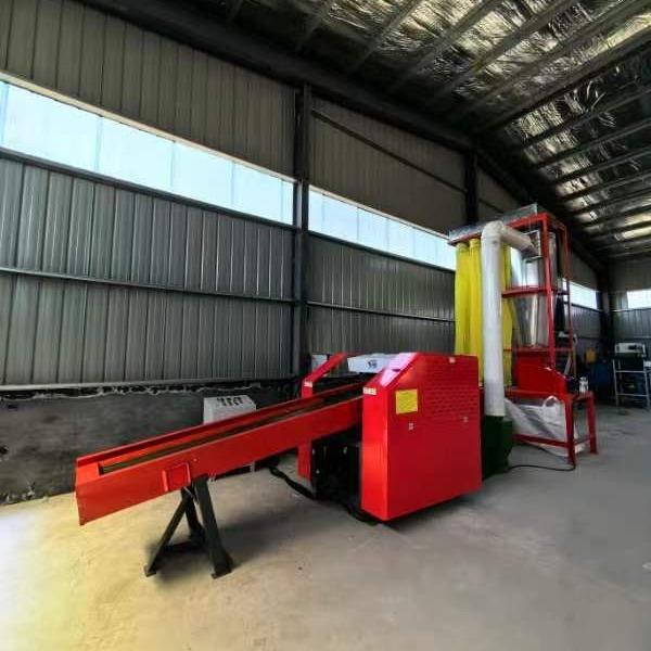 厂家供应无纺布废旧布料旧衣服粉碎机电动